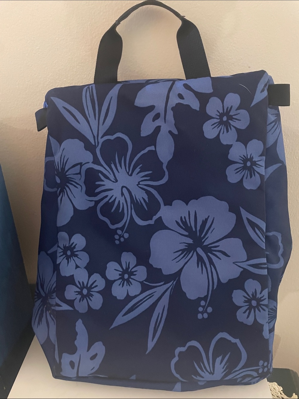 L.L. Bean Navy Blue Floral Toiletry Bag - Picture 3 of 10